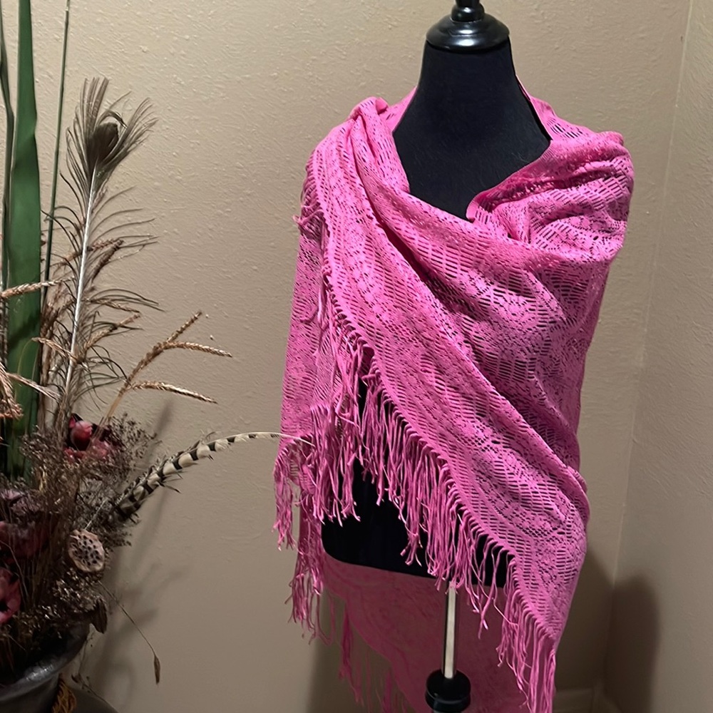 Lightweight shawl